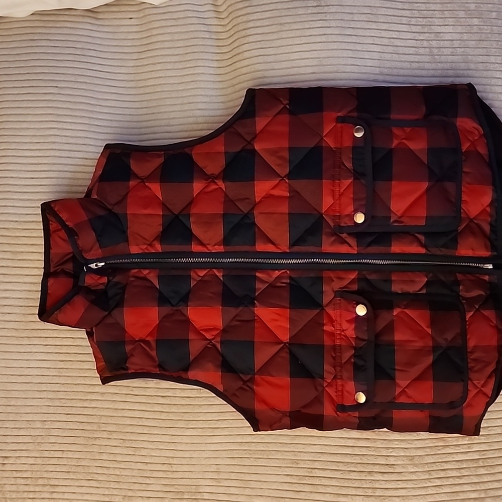 Plaid puffer vest excellent high neck